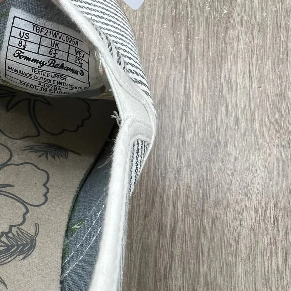 Tommy Bahama Striped Canvas Slip On Sneakers Womens 8.5 Flat Low Top White Gray - Picture 14 of 14
